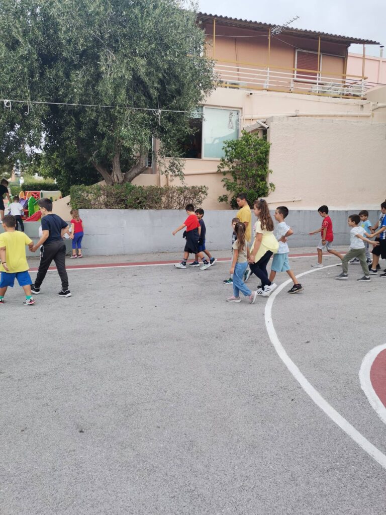 Υιοθεσία Α' τάξης από την Ε' τάξη μας! 2